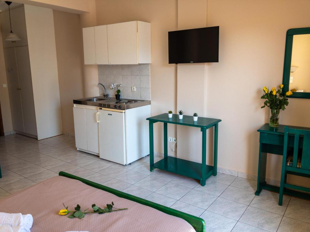 C.Katopodis Center Apartment Nydri  Bagian luar foto