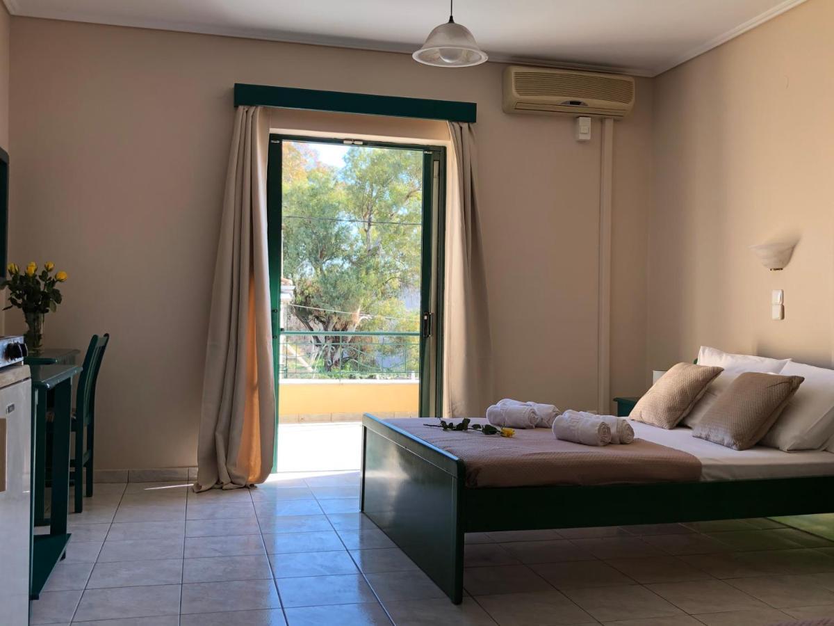 C.Katopodis Center Apartment Nydri  Bagian luar foto